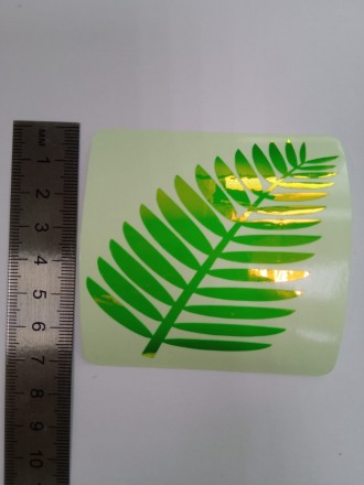 Хамелеон наклейка 2026