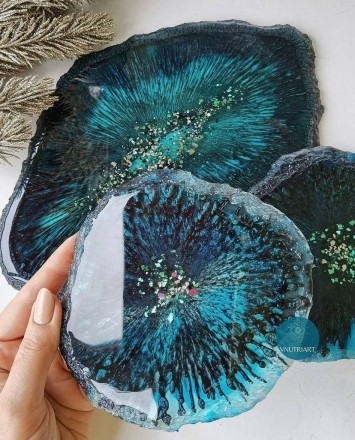 №661 Coaster with a "live" edge Mould by @vnutriart