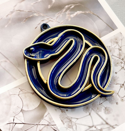  змея в шаре 