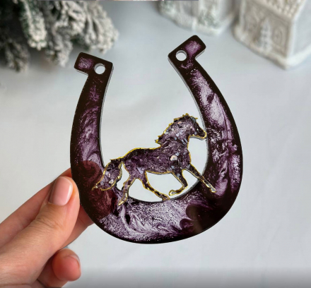 Молд №4043 Кристаллическая лошадь в подкове, вторая лошадка глянцевая   