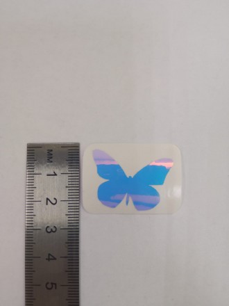 Хамелеон наклейка 2020