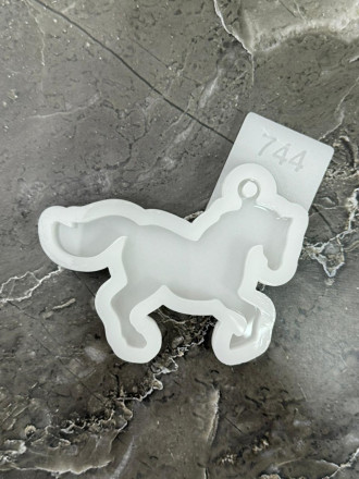 №748 Молд Лошадь глянцевая