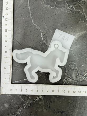 №748 Молд Лошадь глянцевая