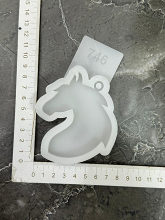 №750 Молд Лошадь глянцевая