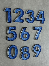 №980 Цифры кристаллические (внимание есть отверстия под палочку, их можно убрать читай описание ) №980 Цифры кристаллические (внимание есть отверстия под палочку, их можно убрать читай описание )