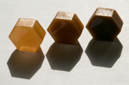 №9 Toffee / Ириска (Полупрозрачный краситель для смолы) 10 мл. 1 1 3 1