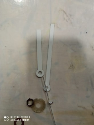 №21 Watch movement with hands