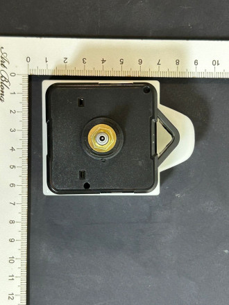 №1 Втулка для часового механизма (Квадрат с ПЕТЕЛЬКОЙ ) №1 Втулка для часового механизма (Квадрат с ПЕТЕЛЬКОЙ )