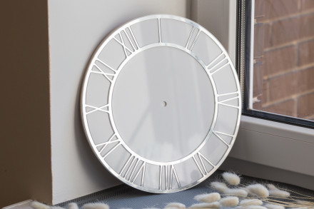 Изделия из зеркального акрила на заказ