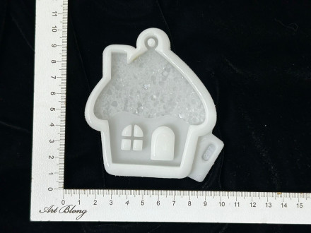 №297 Домик с кристаллической крышей 